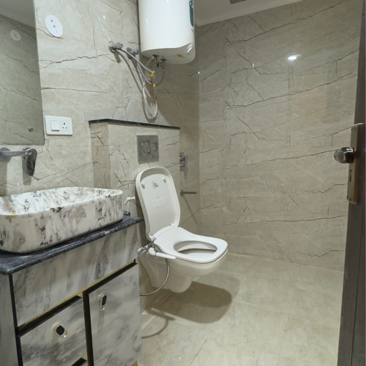 Bathroom, chattarpur 3 Bedroom 1500 Sq.Ft. Builder Floor In Chattarpur Delhi 8971600