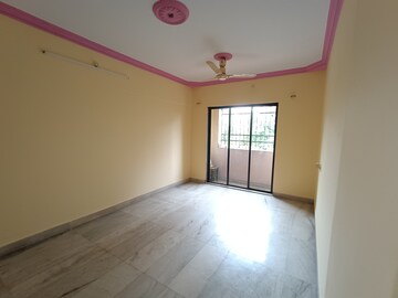 Room in 2 BHK Apartment at Eveready Govind Apartment, Kopar Khairane – for Rent