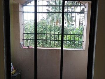 Room in 2 BHK Apartment at Eveready Govind Apartment, Kopar Khairane – for Rent