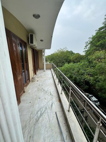 Balcony in 3 BHK Builder Floor at Unitech South City 1, South City 1 – for Rent