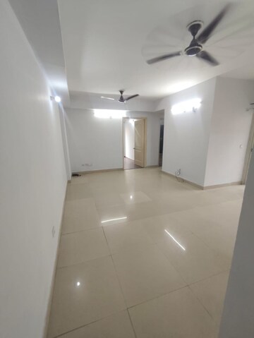 Room in 3 BHK Apartment at Paras Seasons, Sector 168 – for Rent