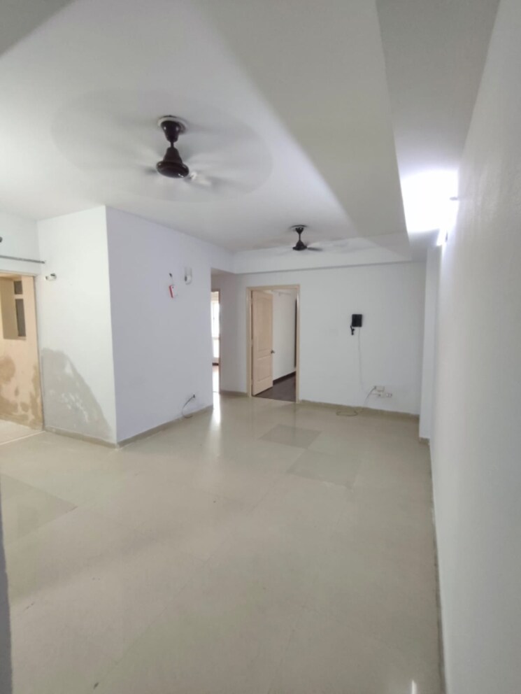 Room, paras-seasons 3 Bedroom 1130 Sq.Ft. Apartment In Sector 168 Noida 8971561