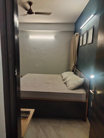 Bathroom in 1 BHK Builder Floor at Sector 14 – for Rent