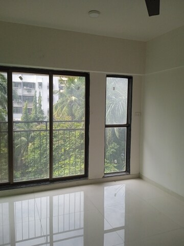 Bedroom in 3 BHK Apartment at Andheri West – for Rent