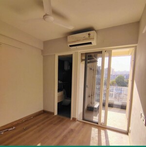 Room in 3 BHK Builder Floor at Shree Vardhman Nature Valley, Sector 70 – for Sale