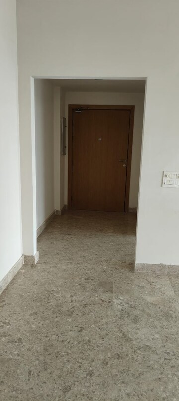Room in 3 BHK Apartment at Ireo The Corridors, Sector 67a – for Rent