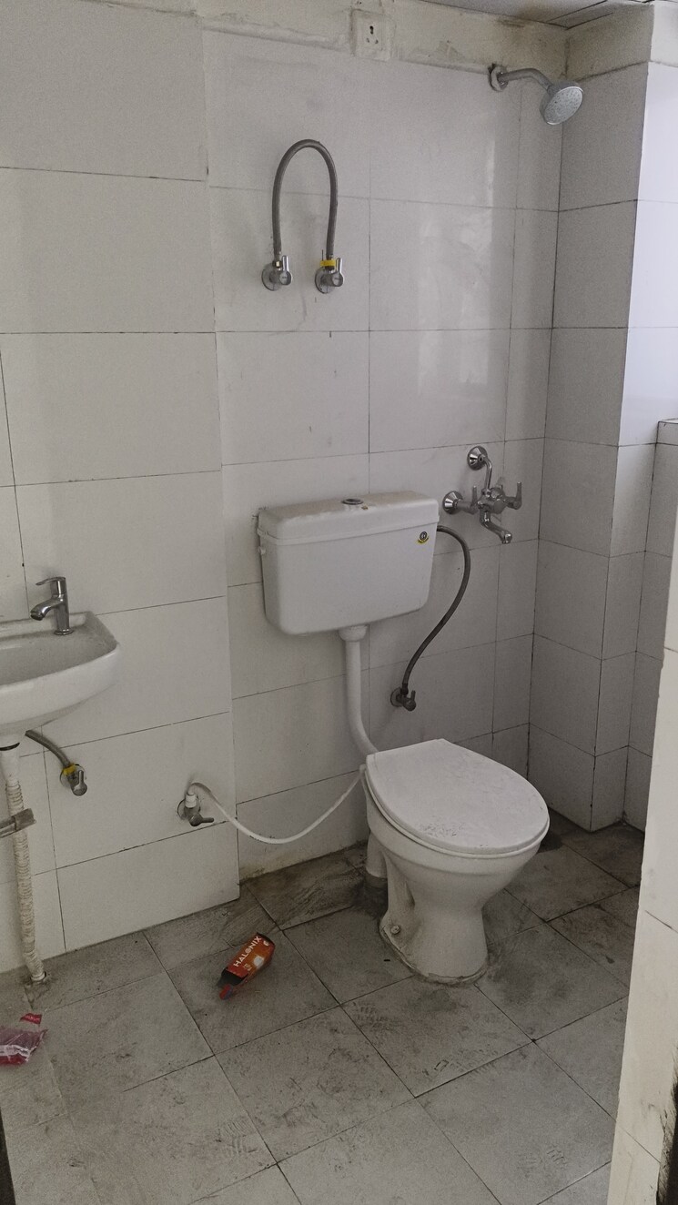Bathroom, amolik-sankalp 3 Bedroom 851 Sq.Ft. Apartment In Sector 85 Faridabad 8971681
