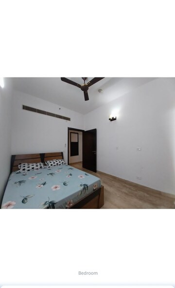 Room in 3 BHK Apartment at Supertech Supernova Spira Suites, Sector 94 – for Rent