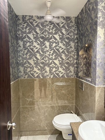 Bathroom in 4 BHK Builder Floor at Dlf Phase I – for Rent