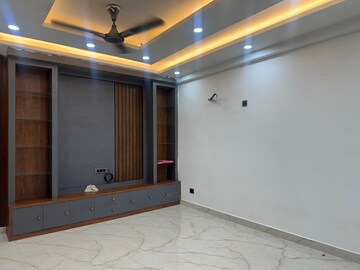 Room in 3 BHK Builder Floor at Fidato Honour Homes, Sector 89 – for Rent