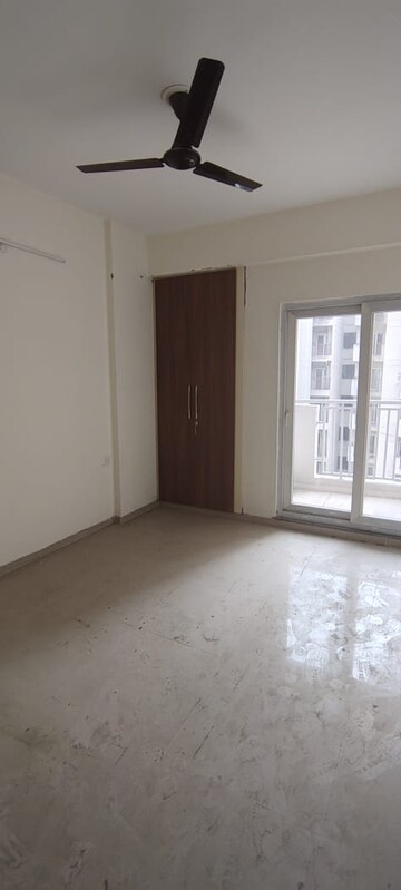 Room in 3 BHK Apartment at Shri Radha Sky Gardens, Sector 16b Greater Noida – for Rent