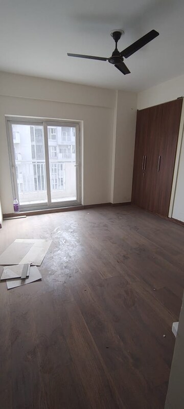 Room in 3 BHK Apartment at Shri Radha Sky Gardens, Sector 16b Greater Noida – for Rent