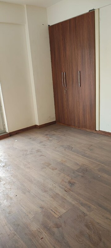 Room in 3 BHK Apartment at Shri Radha Sky Gardens, Sector 16b Greater Noida – for Rent