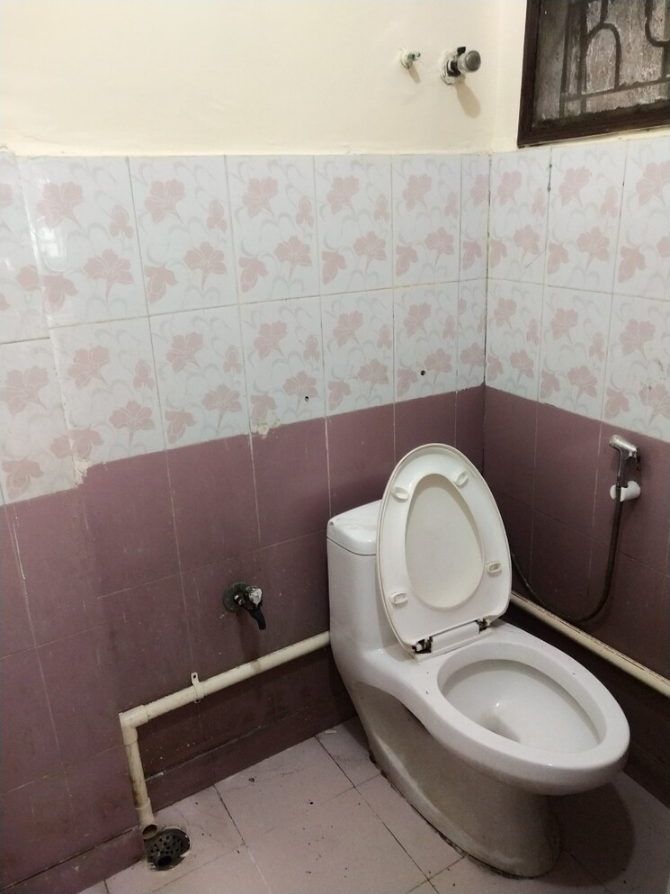 Other, sector 22 2 Bedroom 112 Sq.Mt. Independent House In Sector 22 Noida 8971701