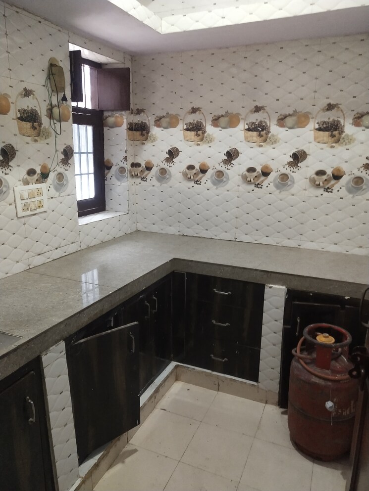 Kitchen, sector 22 2 Bedroom 112 Sq.Mt. Independent House In Sector 22 Noida 8971701