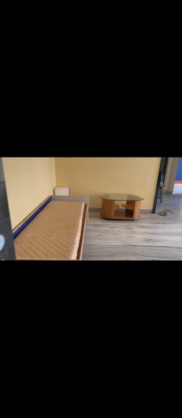 2 BHK Apartment For Rent in Churi Wadi