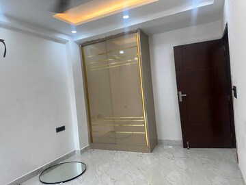 Building Lobby in 3 BHK Builder Floor at Fidato Honour Homes, Sector 89 – for Rent
