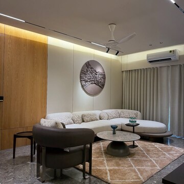 Team Area in 5 BHK Apartment at Raheja Imperia, Worli – for Rent