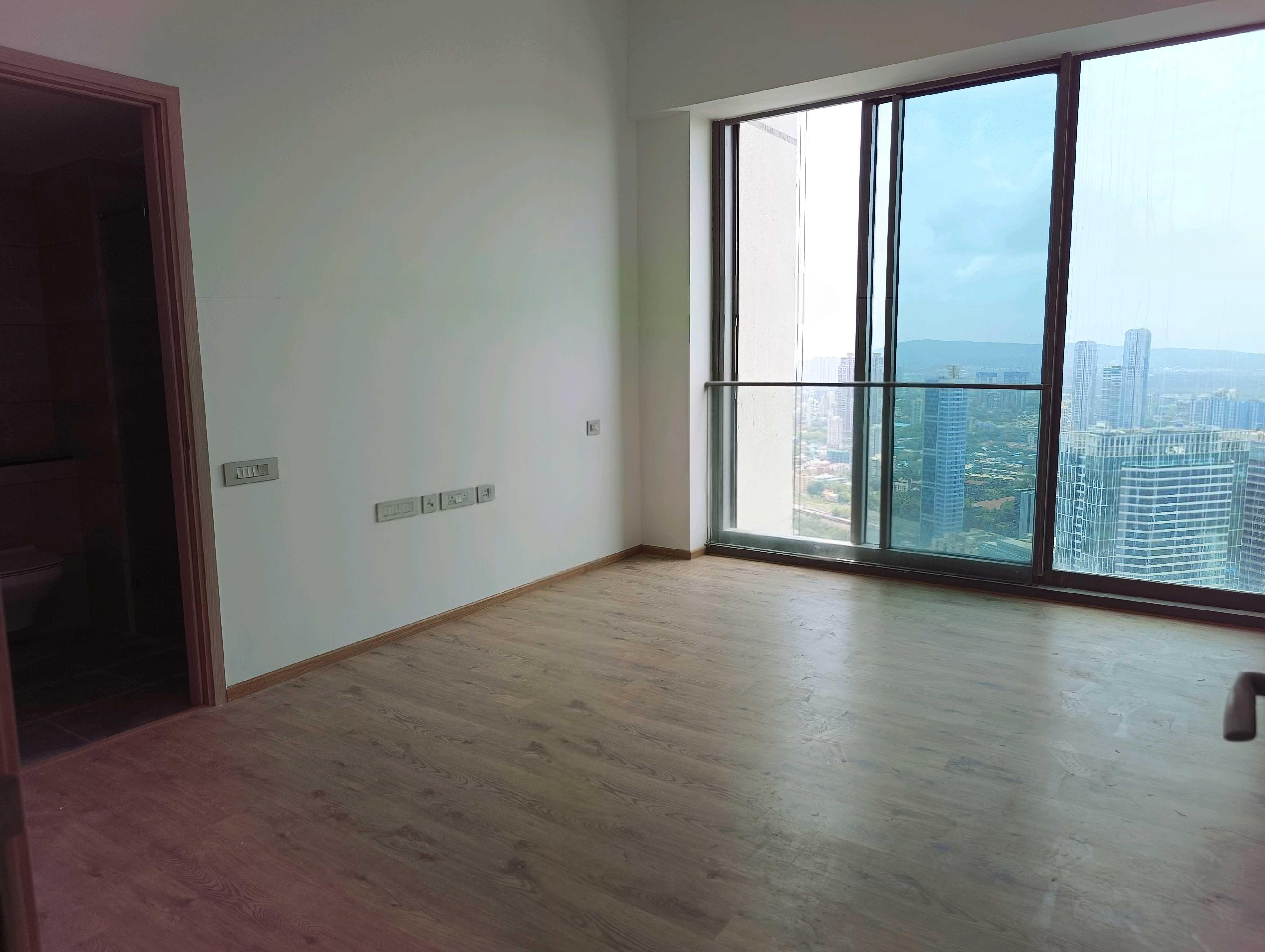 3 BHK + Servant Room,Study Room Apartment For Sale in Rustomjee Crown