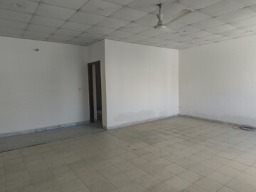 Room in 2 BHK Builder Floor at Doodheshwar Apartments, Gt Road – for Rent