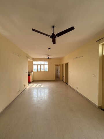 Room in 2 BHK Apartment at Omaxe Heights, Sector 86 – for Rent