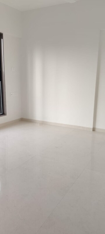 Room in 1 BHK Apartment at Modirealty Vatvriksh, Goregaon West – for Rent