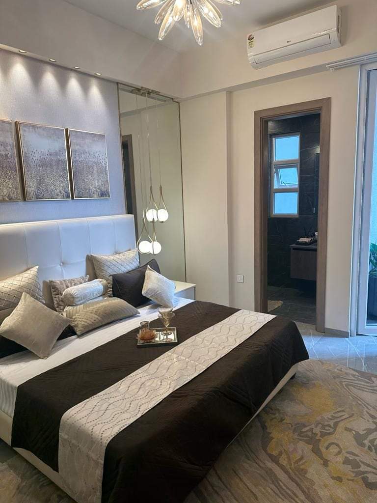 4 BHK + Pooja Room,Servant Room,Study Room,Extra Room Apartment For Sale in M3M Altitude