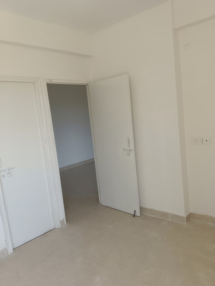 Room, signature-global-prime 2 Bedroom 834 Sq.Ft. Apartment In Sector 63a Gurgaon 8971892