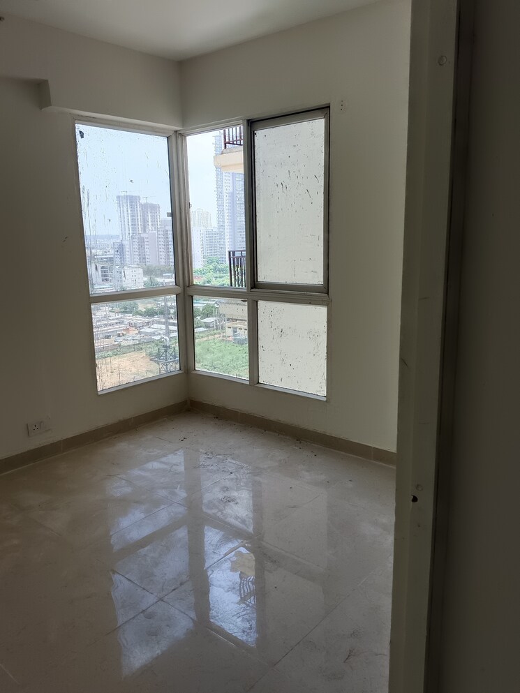 Room, signature-global-prime 2 Bedroom 834 Sq.Ft. Apartment In Sector 63a Gurgaon 8971892