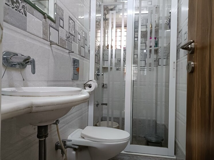 Bathroom, milton-apartment 2 Bedroom 1100 Sq.Ft. Apartment In Juhu Mumbai 8971797