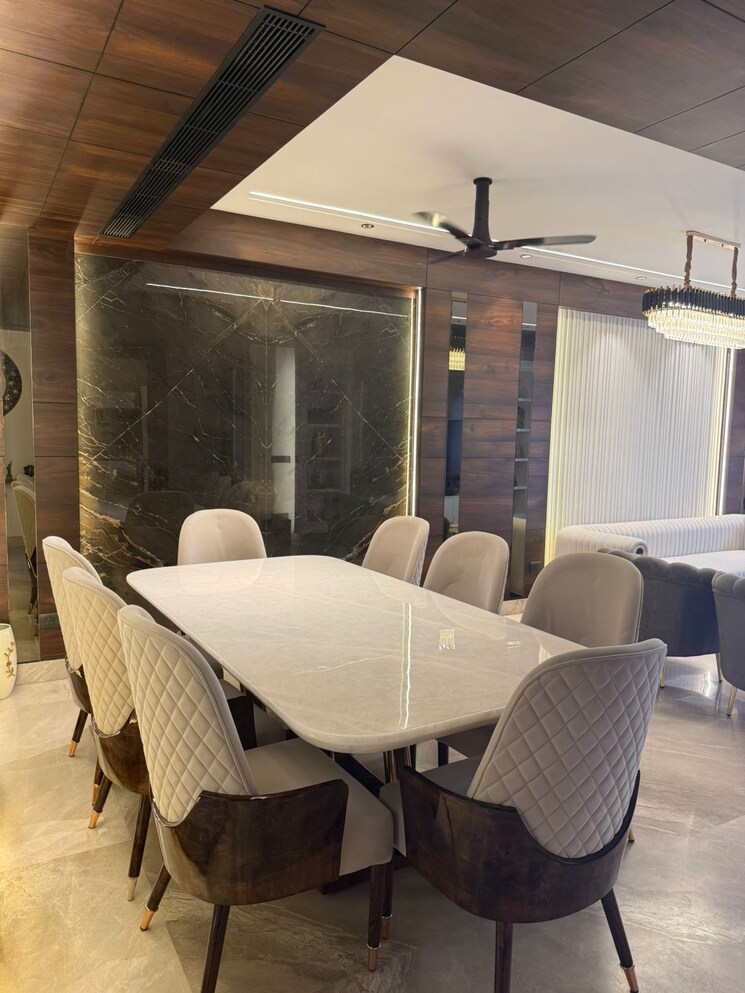 Team Area, dlf phase i 4 Bedroom 300 Sq.Yd. Builder Floor In Dlf Phase I Gurgaon 8968138