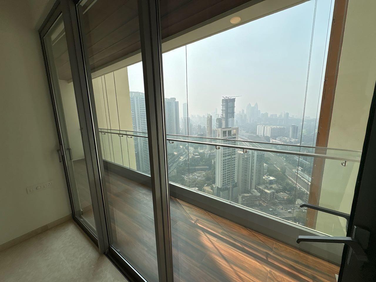 3 BHK + Pooja Room,Servant Room Apartment For Sale in Piramal Mahalaxmi