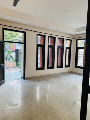 3.5 BHK Independent House For Rent in Sector 44