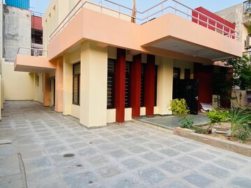 3.5 BHK Independent House – Exterior View View at Sector 44 - for Rent
