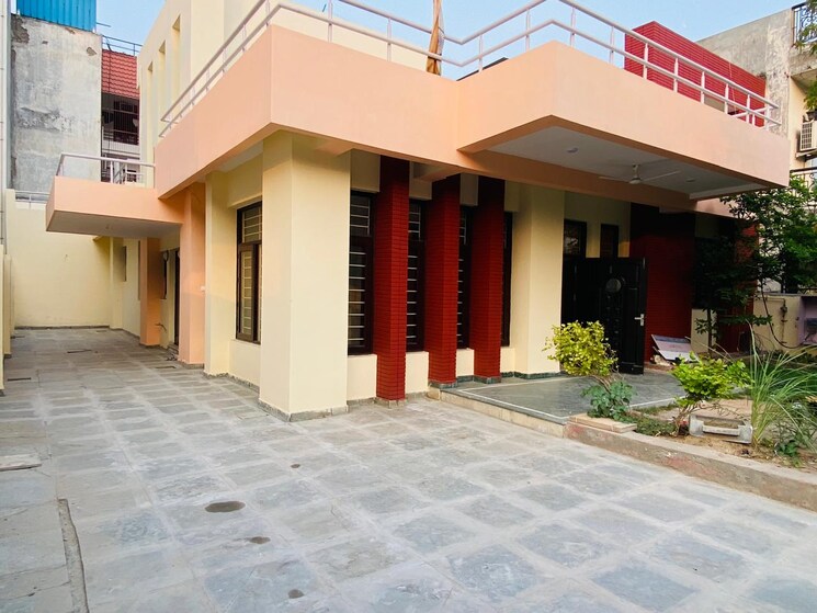 Exterior View, sector 44 3.5 Bedroom 450 Sq.Mt. Independent House In Sector 44 Noida 8971890