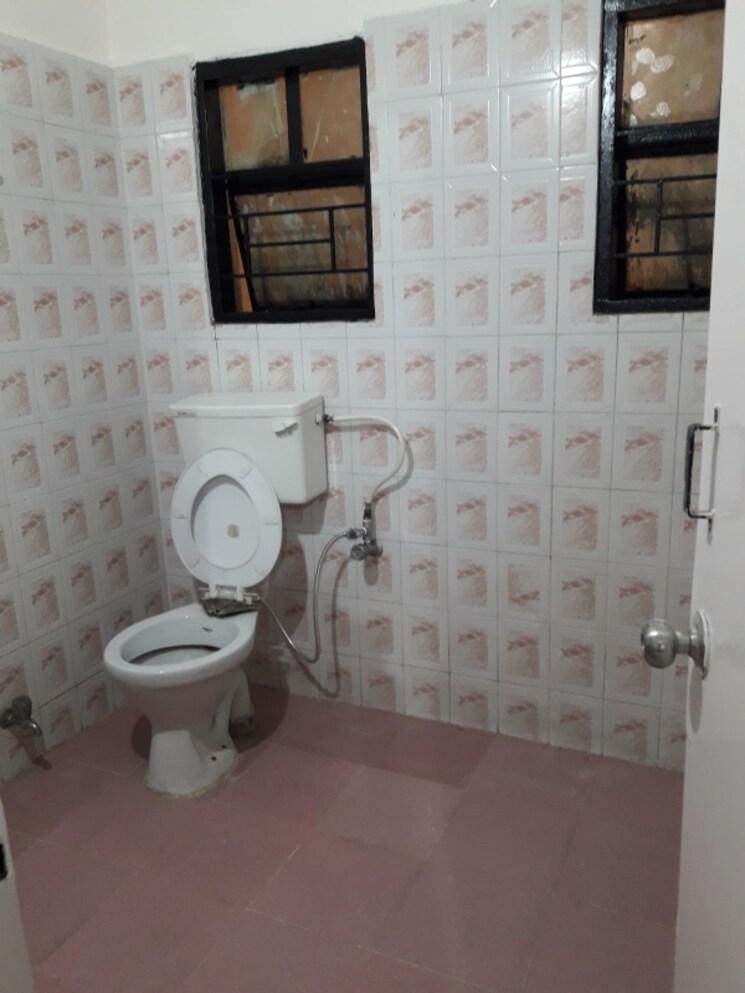 Bathroom, silver-spurs 3 Bedroom 1400 Sq.Ft. Apartment In Nibm Road Pune 8971954