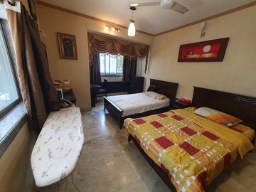 Bedroom in 2 BHK Apartment at Bandra West – for Rent