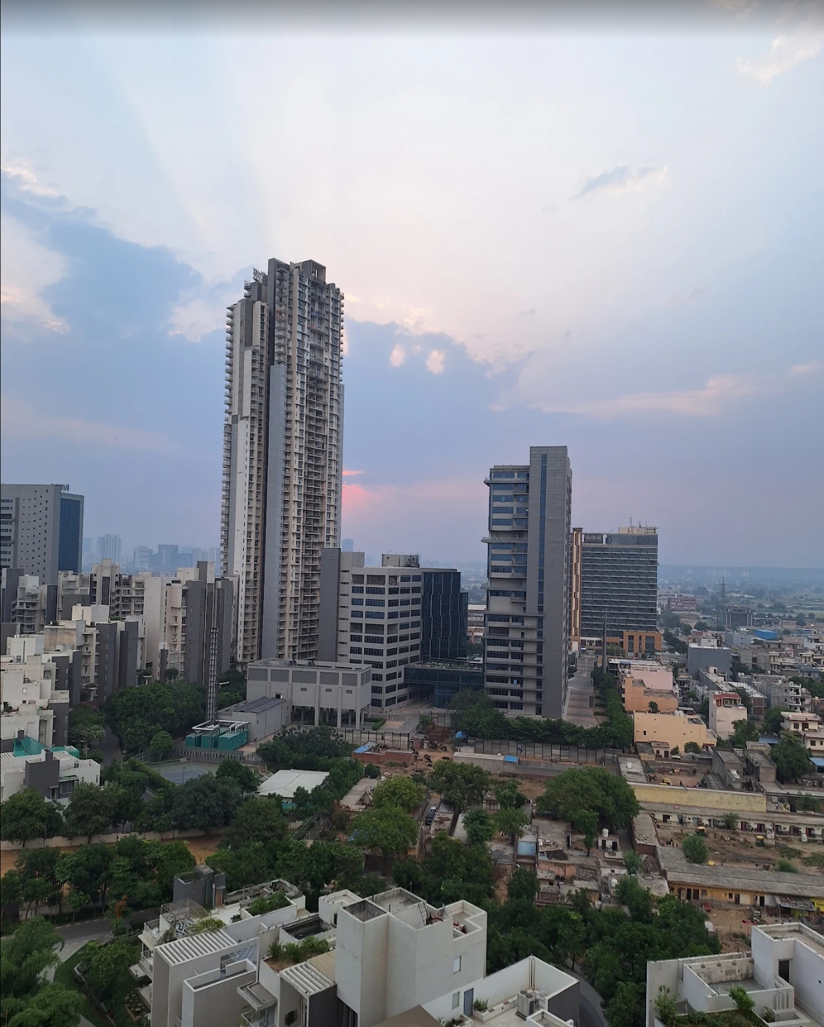 3.5 BHK + Servant Room Apartment For Sale in Ireo Victory Valley