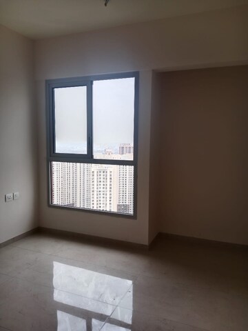 Room in 2 BHK Apartment at Piramal Vaikunth, Balkum Pada – for Rent