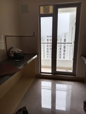 Room in 2 BHK Apartment at Piramal Vaikunth, Balkum Pada – for Rent