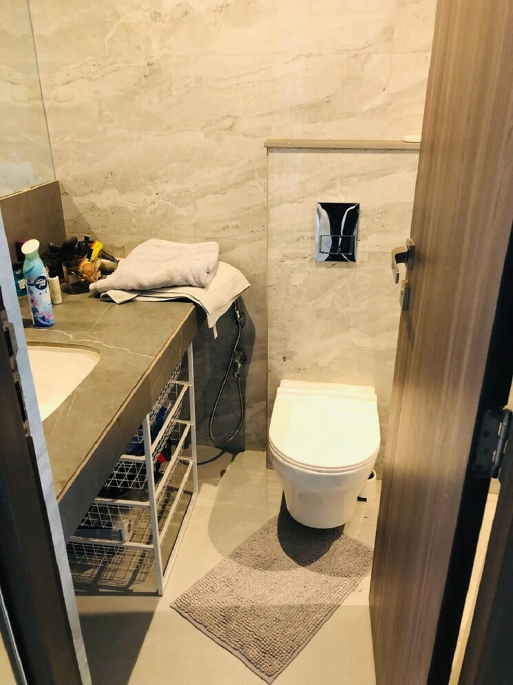 Bathroom, khar west 3 Bedroom 1200 Sq.Ft. Apartment In Khar West Mumbai 8971966