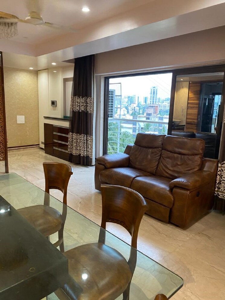 Living Room, bandra west 3 Bedroom 1200 Sq.Ft. Apartment In Bandra West Mumbai 8972005