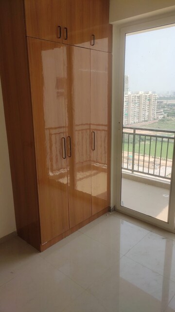 Room in 3 BHK Apartment at ROF Aalayas Phase 2, Sector 102 – for Rent