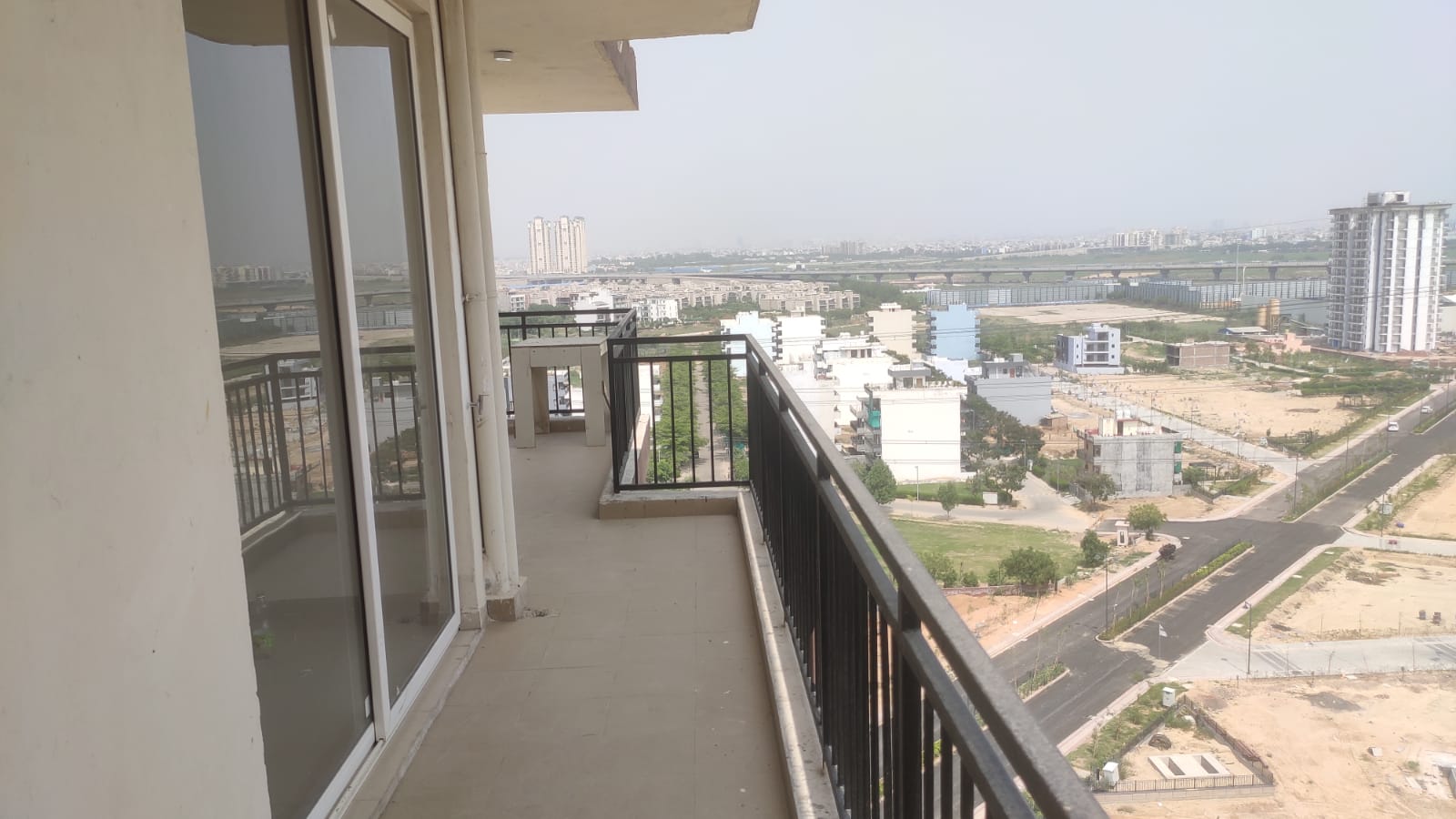 3 BHK + Servant Room,Extra Room 864 Sq.Ft. Apartment in ROF Aalayas Phase 2