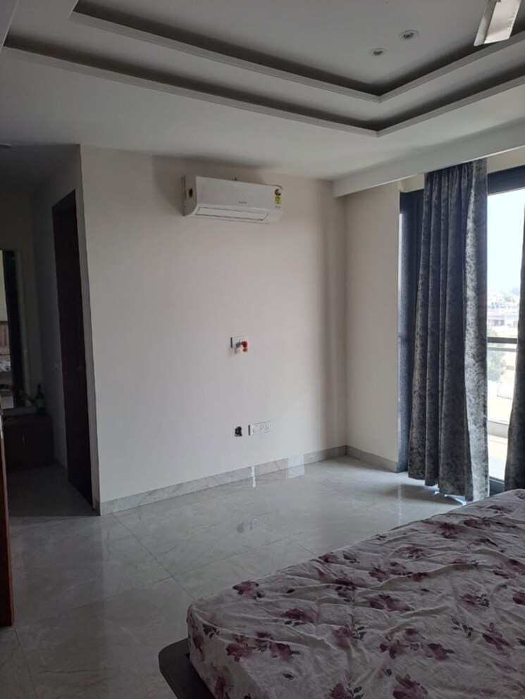 Room, sector 16 3 Bedroom 2800 Sq.Ft. Builder Floor In Sector 16 Panchkula 8972082