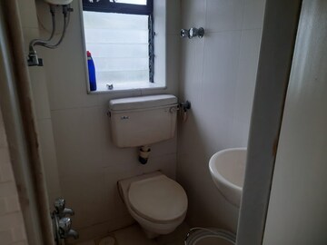 Bathroom in 1.5 BHK Apartment at Bandra West – for Rent