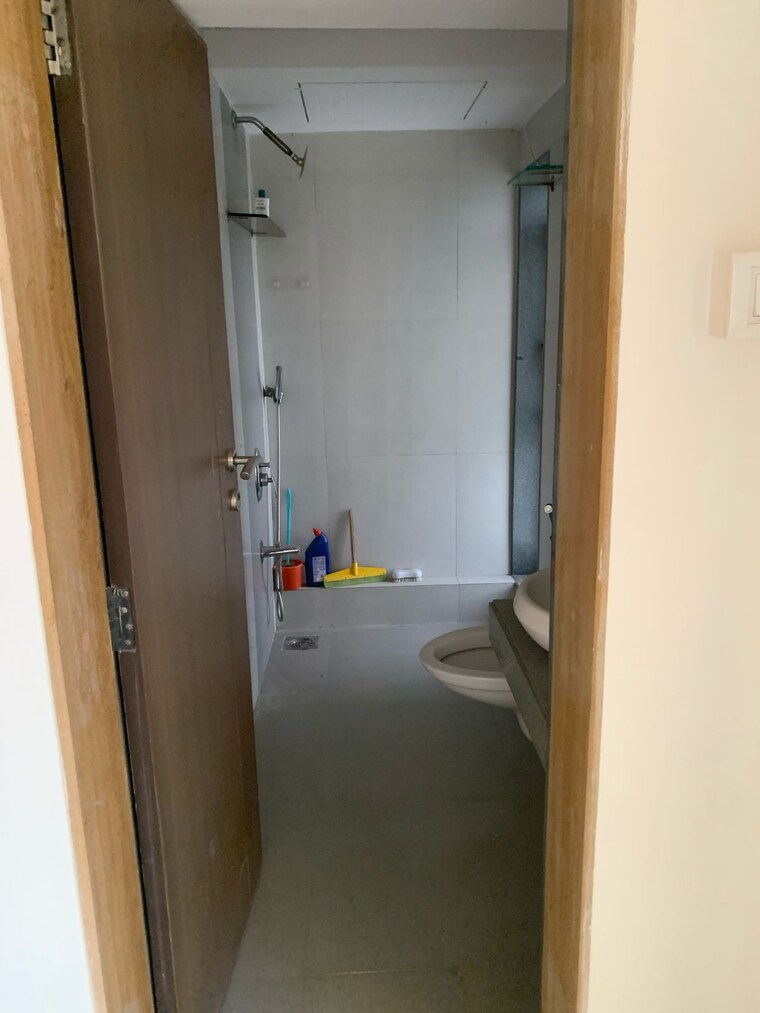 Bathroom, kalpataru-radiance 2 Bedroom 900 Sq.Ft. Apartment In Goregaon West Mumbai 8972107