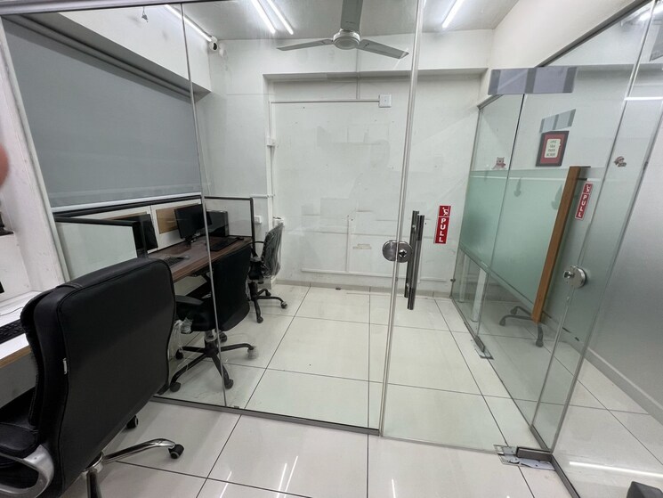 Team Area, gota Commercial Office Space 710 Sq.Ft. In Gota Ahmedabad 8972103
