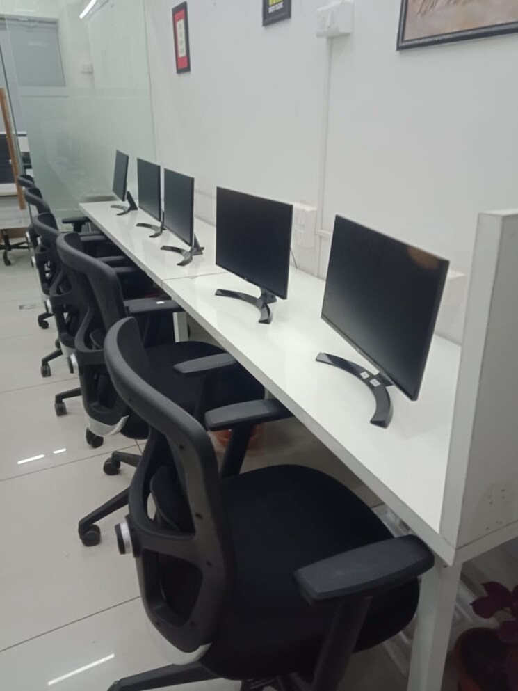 Team Area, gota Commercial Office Space 710 Sq.Ft. In Gota Ahmedabad 8972103