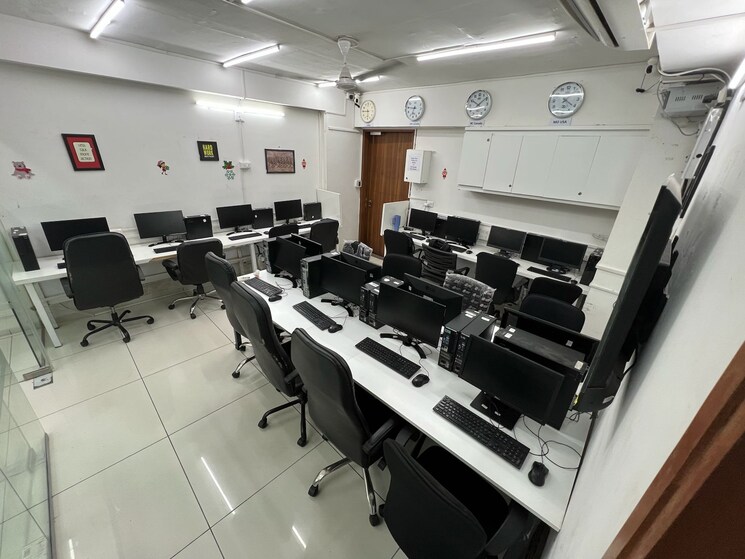 Team Area, gota Commercial Office Space 710 Sq.Ft. In Gota Ahmedabad 8972103